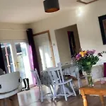 3 Bedroom Beautiful Cosy Feriehus *